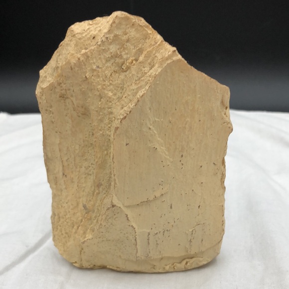 COPY - Vintage RARE FIND CARVING, FIGURINE, pair of Adorable RACCOONS on a resi… - Picture 2 of 6